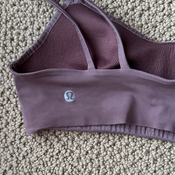 Lululemon like a cloud bra SIZE 4 - Picture 3 of 3